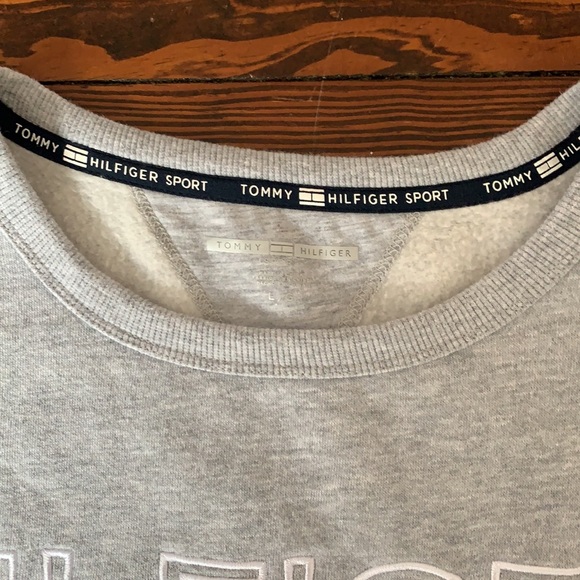 Cropped Sweatshirt - Picture 2 of 3